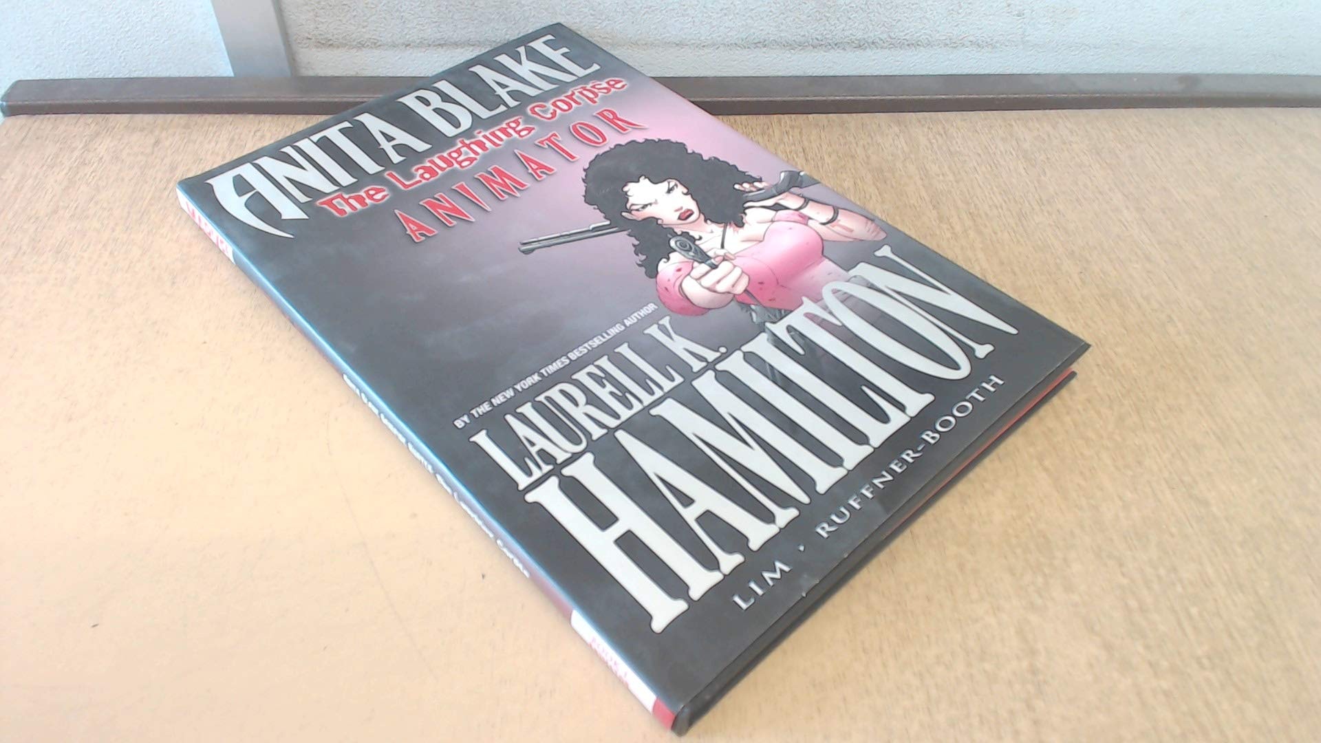 Anita Blake, Vampire Hunter: The Laughing Corpse #1